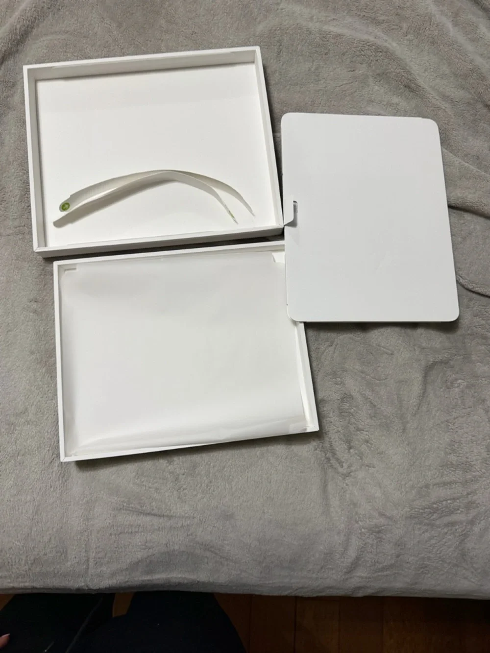 Apple Magic Keyboard for iPad - Dark Gray (empty box )new